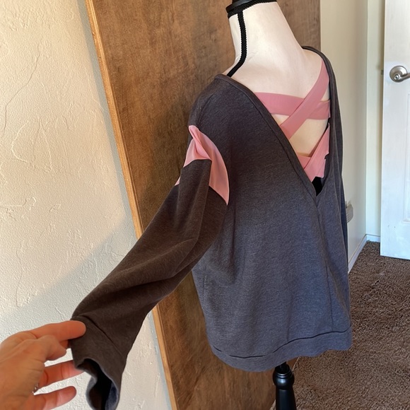 Pro Player Comfy Gray & Pink Sweatshirt 💕 - Picture 3 of 7